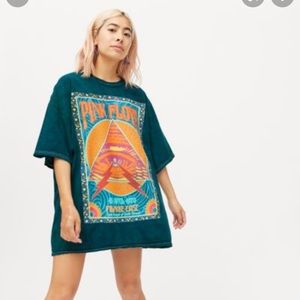 Urban oversized t shirt pink floyd